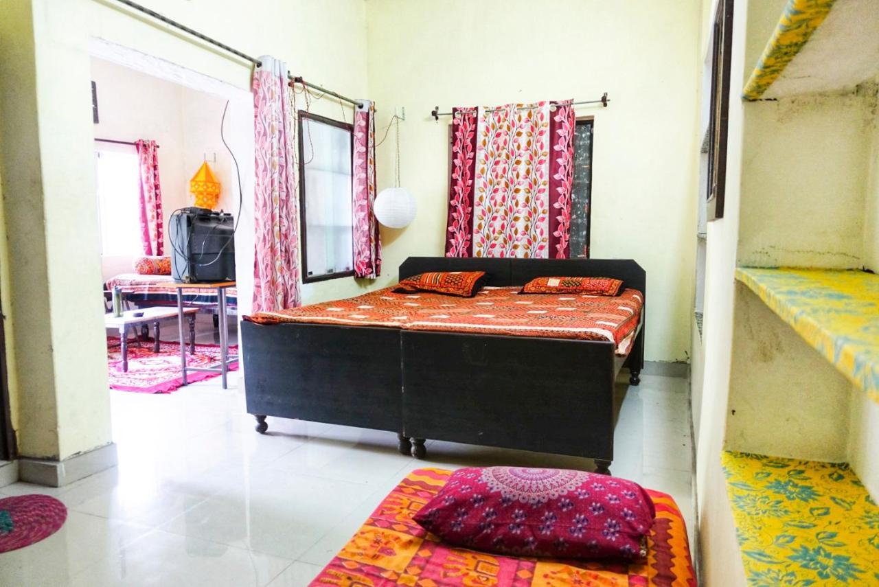 Nadya Homestay For Female & Family Jaipur Buitenkant foto