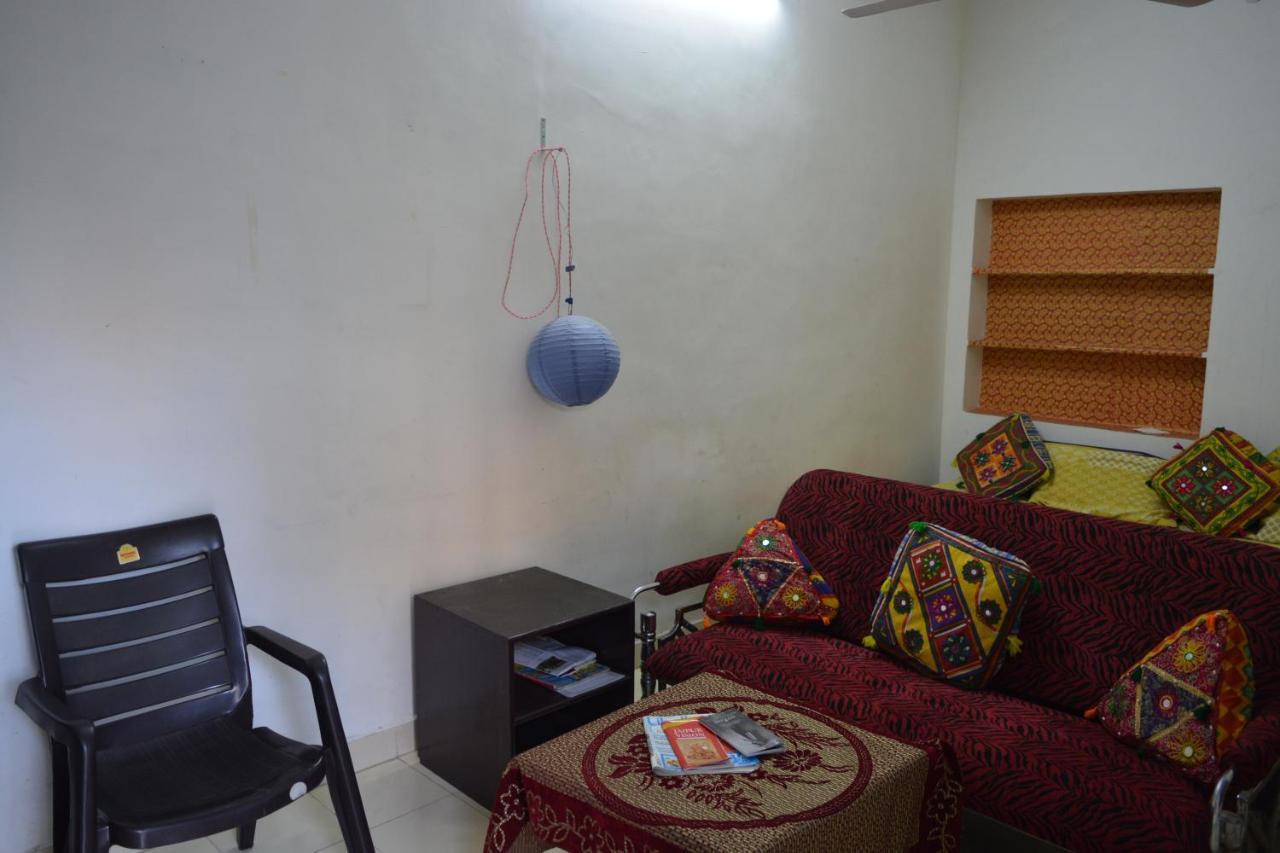 Nadya Homestay For Female & Family Jaipur Buitenkant foto
